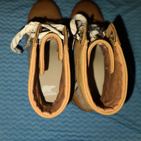 Sorel Boots - Picture 10 of 16